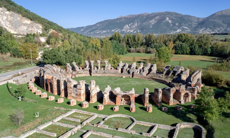 immagine per Il Parco Archeologico di Amiternum - Anfiteatro