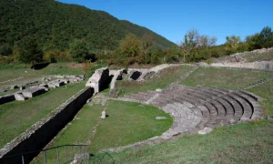 immagine per Il Parco Archeologico di Amiternum - Teatro